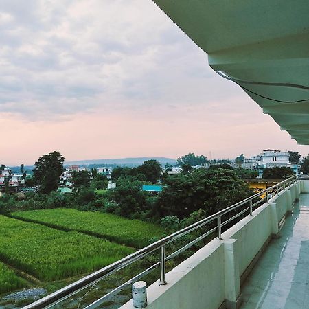 Hotel Jd Doiwala Экстерьер фото